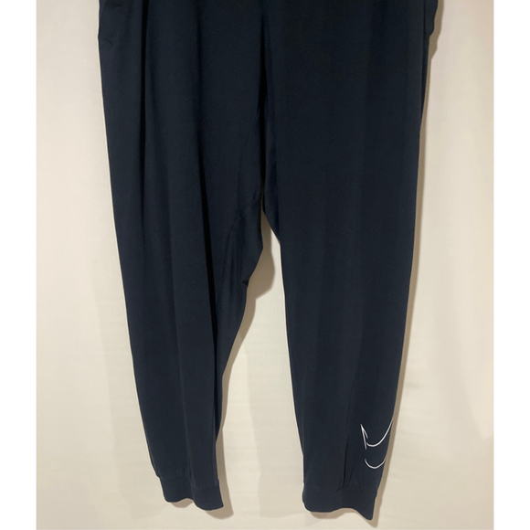 NWOT Women's Nike Dri-FIT Black & White Swoosh Track Pants Joggers XXL - Picture 4 of 10